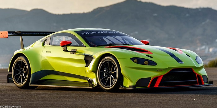Aston Martin-Vantage GT Raceca